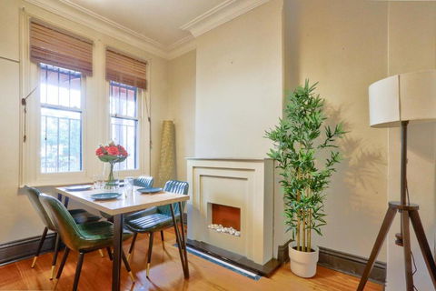 Awesome 2 Bedroom House Surry Hills - Tourism Noosa 4