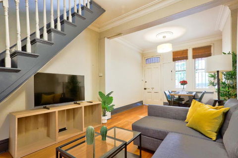 Awesome 2 Bedroom House Surry Hills - Tourism Noosa 0