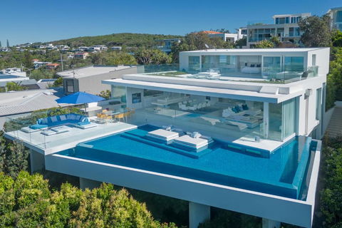 Azure - Tourism Noosa 1