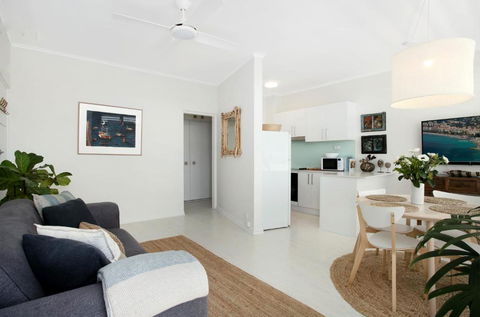 Avalon Beachside Apartment - Tourism Noosa 1