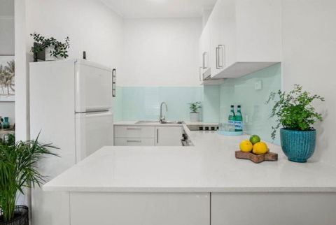 Avalon Beachside Apartment - Tourism Noosa 3