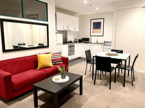 Astral Apartments - Perfectly Located 2 Bedroom Apartment In St Kilda - Tourism Noosa 0