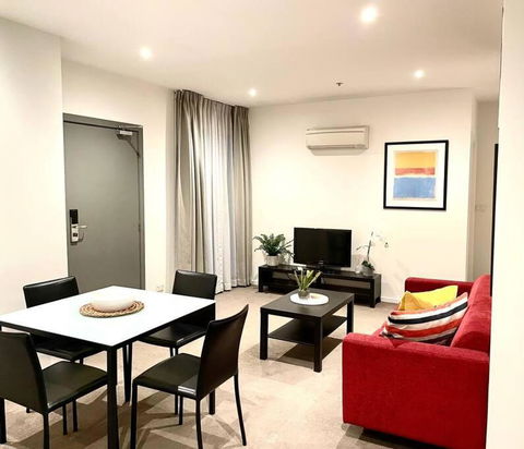 Astral Apartments - Perfectly Located 2 Bedroom Apartment In St Kilda - Tourism Noosa 1