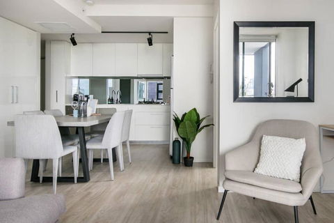 Arena Convenient 2 Bedroom - Tourism Noosa 4