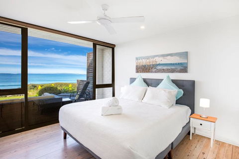 Azure Absolute Beachfront I Pet Friendly - Tourism Noosa 4