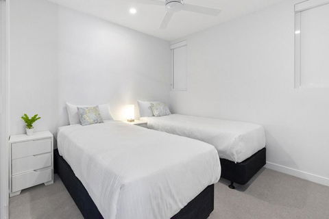 Azzure Escape - Tourism Noosa 3