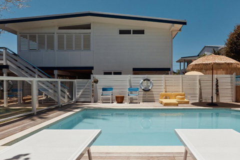 BAY PROPERTIES . The Sailors Bungalow - Tourism Noosa 2