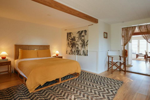 BAY PROPERTIES . The Sailors Bungalow - Tourism Noosa 1