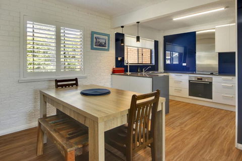 Azure Beach - Tourism Noosa 1