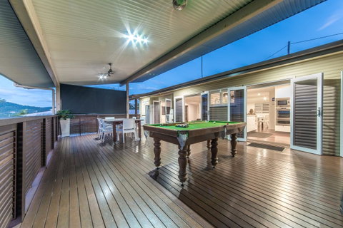 Hayman Views - Tourism Noosa 20