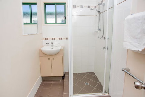 NRMA Bowen Beachfront Holiday Park - Tourism Noosa 22