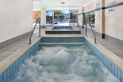 Pacific Regis Beachfront Holiday Apartments - Tourism Noosa 5