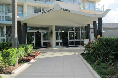Pacific Regis Beachfront Holiday Apartments - Tourism Noosa 10