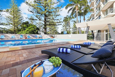 Pacific Regis Beachfront Holiday Apartments - Tourism Noosa 1