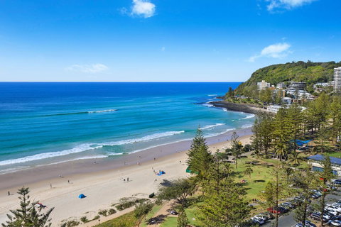 Pacific Regis Beachfront Holiday Apartments - Tourism Noosa 0
