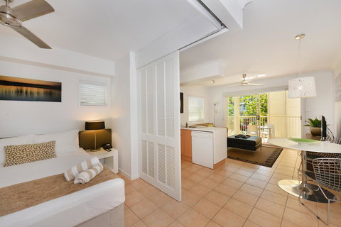 Port Douglas Apartments - Adults Only Oasis - Tourism Noosa 30