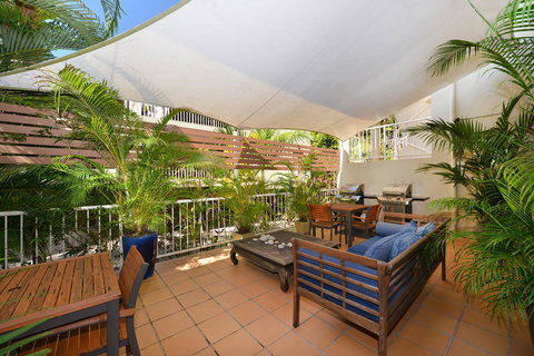 Port Douglas Apartments - Adults Only Oasis - Tourism Noosa 4