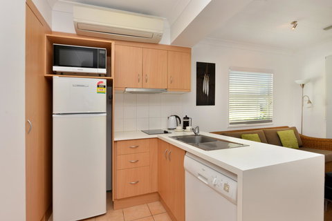 Port Douglas Apartments - Adults Only Oasis - Tourism Noosa 8