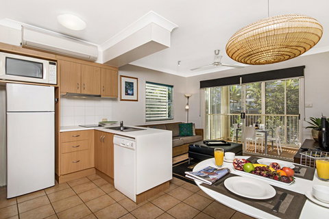 Port Douglas Apartments - Adults Only Oasis - Tourism Noosa 15