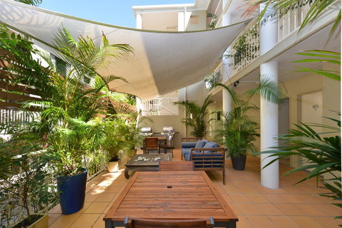 Port Douglas Apartments - Adults Only Oasis - Tourism Noosa 11