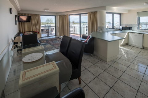 Centrepoint Apartments Caloundra - Tourism Noosa 38