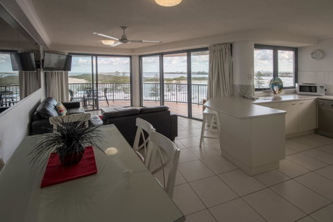 Centrepoint Apartments Caloundra - Tourism Noosa 12