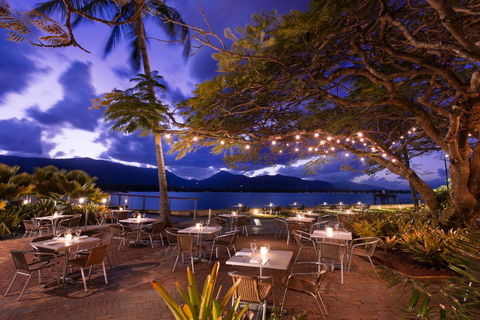 Hilton Cairns - Tourism Noosa 24