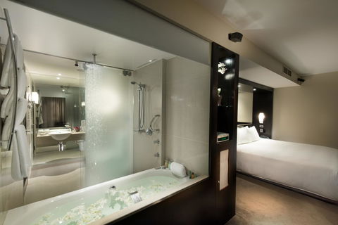 Hilton Cairns - Tourism Noosa 19