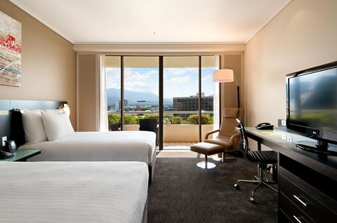 Hilton Cairns - Tourism Noosa 33