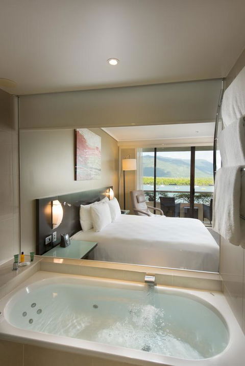Hilton Cairns - Tourism Noosa 2