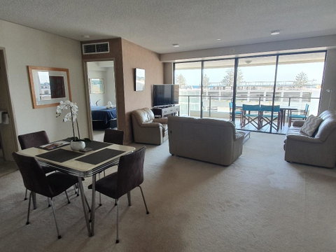 The Waterford Prestige Apartments - Tourism Noosa 4