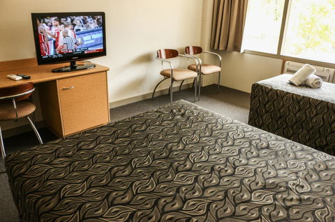 Salisbury Hotel Motel - Tourism Noosa 8