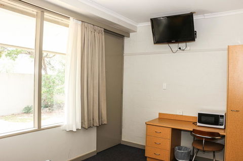 Salisbury Hotel Motel - Tourism Noosa 19