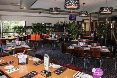 Salisbury Hotel Motel - Tourism Noosa 4