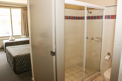 Salisbury Hotel Motel - Tourism Noosa 13