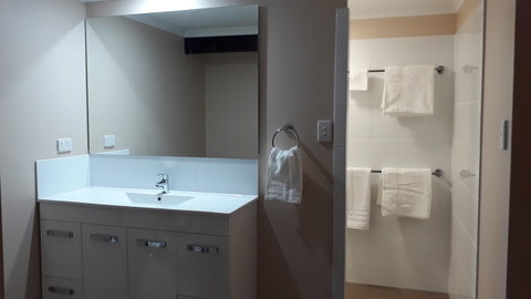 Private Apartment With Scenic Gardens - Tourism Noosa 6