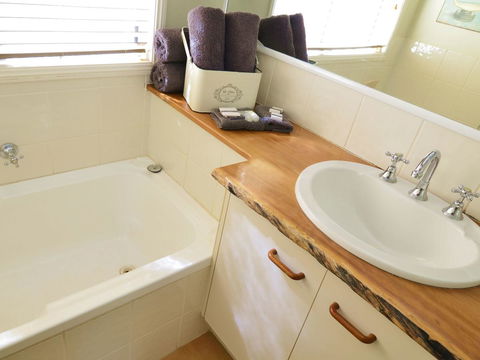 Apple Tree Cottage Montville - Tourism Noosa 10