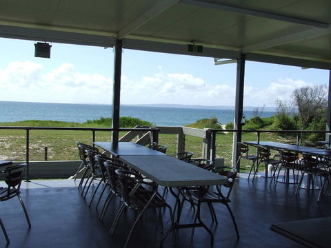 Enjoy The Sea Breezes From The Balcony - Boyd St, Woorim - Tourism Noosa 1