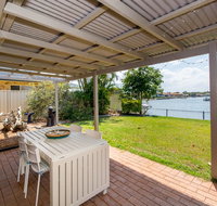 Lowset home on the canal - Dolphin Dr Bongaree - Tourism Noosa