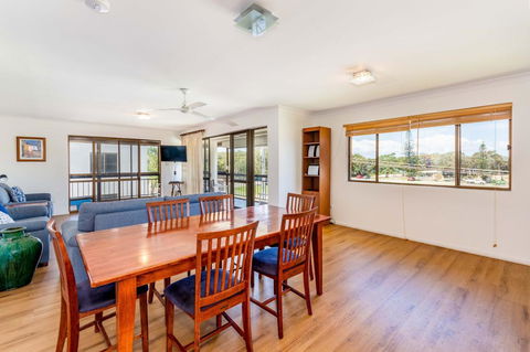 Spacious Unit Overlooking Moreton Bay - Boyd St, Woorim - Tourism Noosa 7