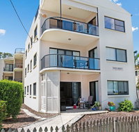 Quiet location across from waterfront - South Esp Bongaree - Tourism Noosa