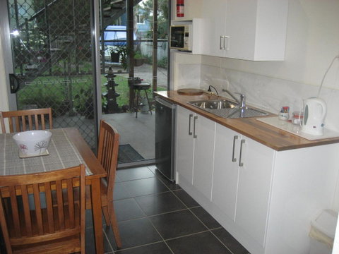 Sue's Place - Tourism Noosa 4