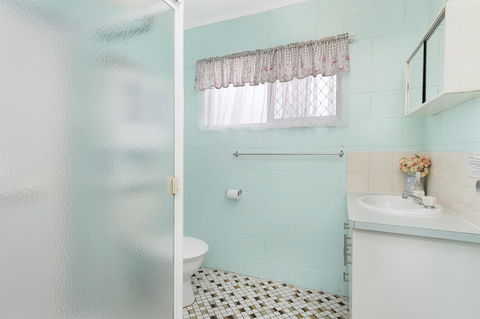 First Floor Unit Close To Shops, Park And Waterfront! - Tourism Noosa 18