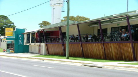 First Floor Unit Close To Shops, Park And Waterfront! - Tourism Noosa 3
