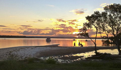 First Floor Unit Close To Shops, Park And Waterfront! - Tourism Noosa 20