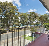 First floor unit close to shops park and waterfront - Tourism Noosa