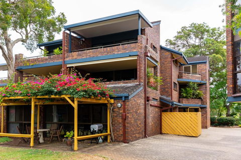 Spacious Family Unit With Incredible Views. - Tourism Noosa 2