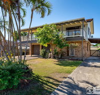 Family Holiday Haven on Boronia 100m to Beach - Tourism Noosa