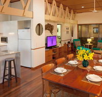 Claytons on Cylinder Beach Front - Tourism Noosa