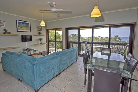Anchorage On Straddie - Tourism Noosa 8